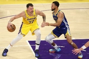 对手万圣夜的魔鬼？077一战进前5 罗斯50分重返巅峰 库里53分领跑