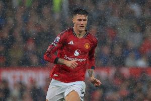 太阳报：曼联内部人士强调舍什科比霍伊伦更适合球队，对后者失望