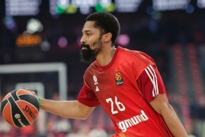 拜仁生涯第二战！丁威迪德国联赛出场23分钟砍下全场最高的18分！