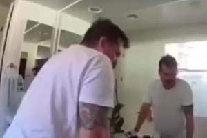 美国男子沉迷游戏 将2岁女儿留在高温车内致死 出庭前几个小时自杀身亡