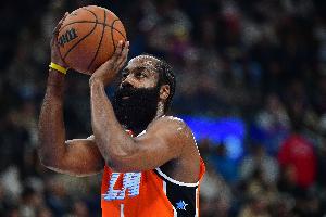 目前6连败！快船首发：哈登、邓恩、小琼斯、科林斯、祖巴茨