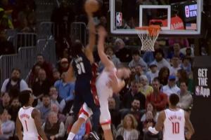 险些十佳！阿伦空切暴起势大力沉抡扣扣翻申京 裁判吹罚进攻犯规