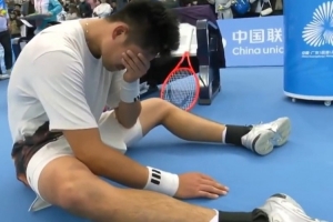夺得全运会网球男单冠军！吴易昺战胜商竣程后 在场边哭了