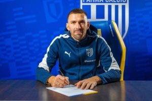 铃木彩艳重伤，帕尔马官方：签下自由球员瓜伊塔，合同至赛季结束