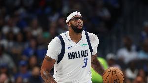 感觉这筹码不太够啊！美记提交易方案：公牛出3将+2首轮换浓眉等