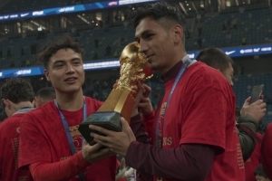 吾提米江：看到奖杯一切都值得 给今年的联赛打上了完美的句号