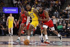 开季至今季后赛概率变化:湖人67→93% 快船84→38% 独行侠61→10%