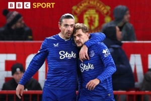 破天荒！少打1人但攻陷老特拉福德，埃弗顿是英超历史第一队