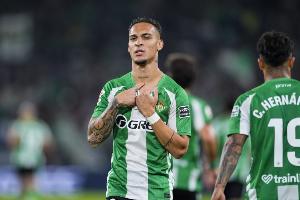 官方:安东尼倒钩踢中对手面门禁赛1场 铲翻费尔明的桑塞特禁赛2场