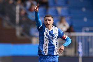 阿拉维斯后卫谈对巴萨：我们知道对手实力，若能取胜将非常美好