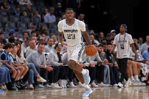 防守哪去了？科沃德突破轻松上空篮 灰熊13-2追到差4分！