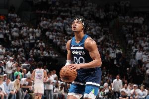 明知山有虎！小香农接球顺下起飞 力压霍姆格伦单臂暴扣