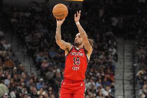 无限奔跑！阿尔瓦拉多突破又绕出来命中底角三分 鹈鹕13-0！