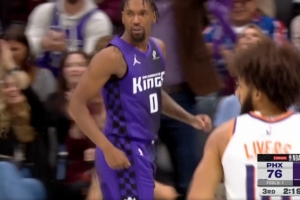 心肺拉满了！蒙克追身送出钉板大帽 快速跟进又命中反击三分