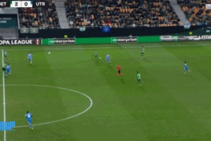 十佳球预定！乌得勒支球员攻入中线超远距离吊射，1-2落后贝蒂斯