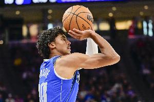 本赛季末节三分命中率Top10：克里斯蒂60.9%居首 太阳三人上榜