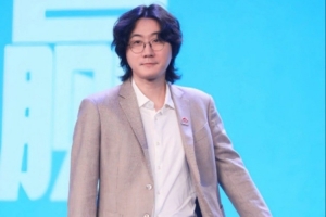 经纪人：很受人专注那位教练（Daeny）只有带或者休息，两个选项