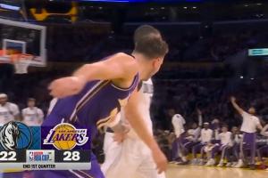 克莱防守未失位 东契奇连续晃动命中三分&随后拍克莱屁股调戏