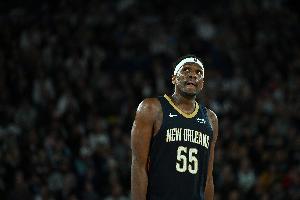 重回金州旧地！卢尼替补出场10分钟3中2拿到4分 另有5板1助1断