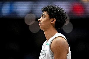 手感冰凉！马克斯·克里斯蒂9投仅1中拿到3分2板 正负值-10