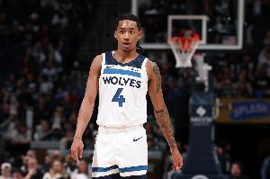 奋力反击！迪林厄姆三分穿针 森林狼回敬12-2打停凯尔特人