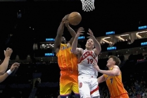 篮板出界裁判吹猛龙球权&黄蜂挑战再成功 本场双方4次挑战皆成功