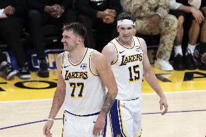 东契奇调侃：感谢里夫斯罚丢了最后一球 我今天比他多得一分