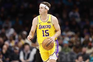 湖人今日全场仅8次失误创赛季新低 里夫斯一个人5失误！