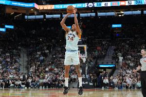 篮筐加盖！瓦塞尔&巴恩斯&尚帕尼三人三分合计19投仅3中