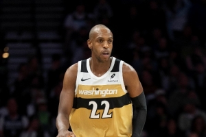 米德尔顿：字母给了雄鹿很大压力 他们不需要我了而是需要库兹马