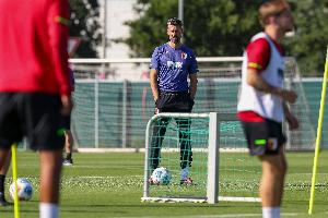 奥格斯堡官方：经友好协商，和主教练桑德罗·瓦格纳结束合作