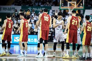 苏群：中国不敌韩国这两场 相当于以前中国男篮在打印度或关岛