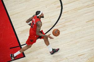 状态一般！英格拉姆半场10中4&三分3中1拿到13分3板 正负值-9