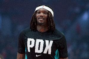 可以健康但别这么健康！罗威半场2中2 得到4分3板2帽