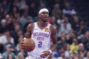 亚历山大谈勇士第三节反扑：防守沟通有问题 他们快攻拿了很多分