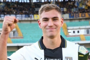 意媒：米兰将在冬季引进新前锋，看上菲尔克鲁格和佩莱格里诺