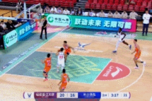 外援的威力！克罗斯半场11中9砍24分&汉普顿半场8中4得14分