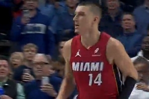 下马威！弗拉格转身掉球&希罗抢断反击上篮 热火8-0开局！