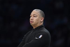 Shams：保罗越来越频繁地发表意见 泰伦·卢可能觉得他越界了！