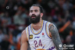 就靠你！里勒罚球绝杀比赛 13中11高效砍下26分5助攻2抢断