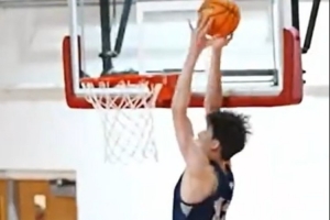 美高常规赛-郇斯楠12投9中&罚球4中2 得到20分10板1助1帽