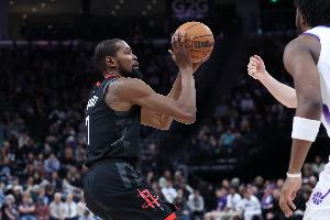 第三节36-19！杜兰特：球运转得更好了 迫使对方在有干扰时投篮