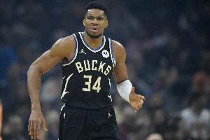 霍华德：字母哥别急着带伤上阵&好好休息恢复 湖人需要你