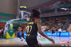 特奎维恩·史密斯41+10！媒体人：小孩哥进入我的归化名单 太香了