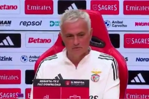 穆帅：三连胜是个好势头，被比作法拉利？我现在开本菲卡给的宝马