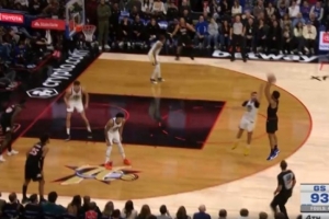 小兵立功！波斯特&桑托斯联手连得5分 助勇士完成反超