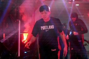 降维打击！杨瀚森半场14分半9中6高效砍15+4+2+1断&+7全队最高