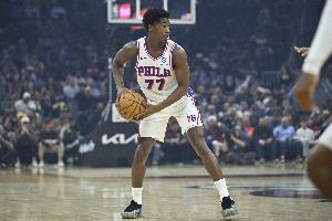 生涯投进过多少这样的绝杀球？埃奇库姆：这是第一次！