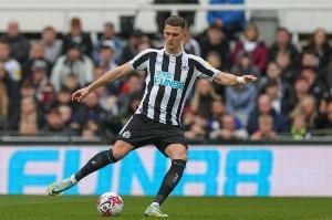 利物浦签后卫受阻！镜报：纽卡计划续约博特曼与利夫拉门托