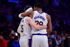 湖绿大战首发：詹姆斯缺阵 里夫斯八村塁领衔挑战杰伦·布朗怀特